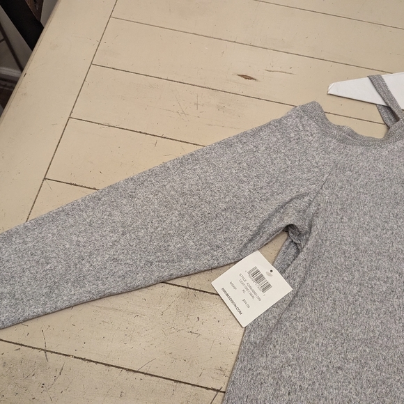 89th + Madison gray & silver cold shoulder sweater extra large XL NWT - Picture 11 of 13